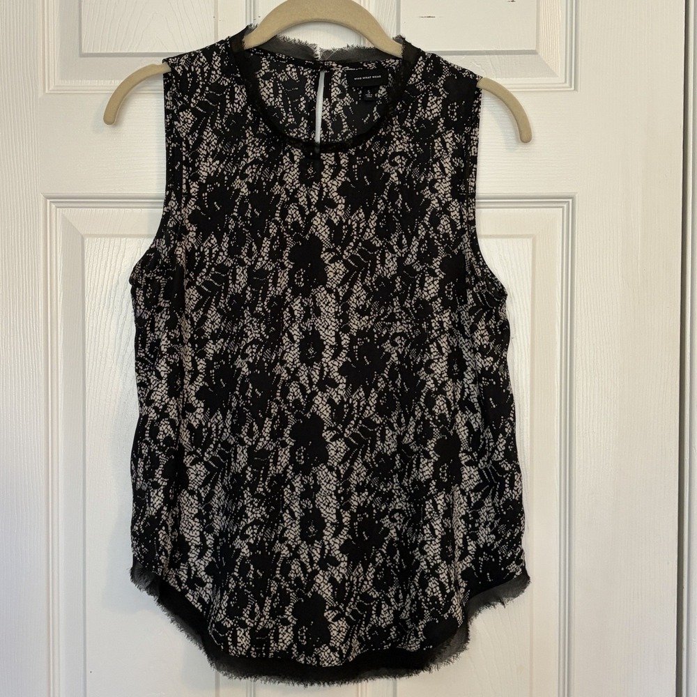 Who What Wear Women's S Sleeveless  Black &‎ White Lace Print Frayed Sheer Hem
